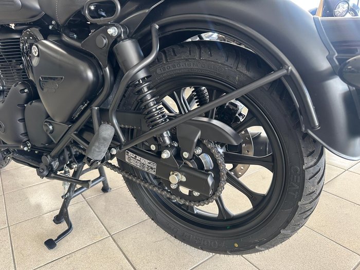 2025 Royal Enfield Classic 350 Dark