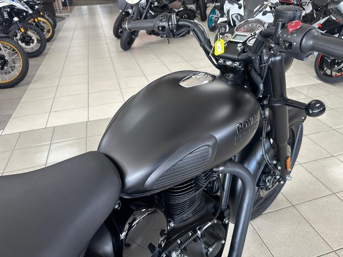 2025 Royal Enfield Classic 350 Dark