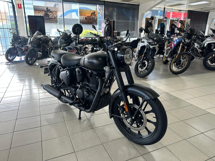 2025 Royal Enfield Classic 350 Dark