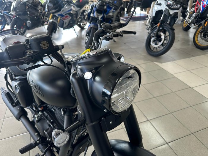 2025 Royal Enfield Classic 350 Dark