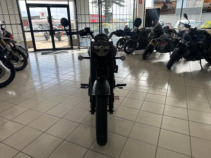 2025 Royal Enfield Classic 350 Dark