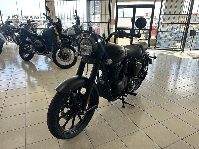 2025 Royal Enfield Classic 350 Dark