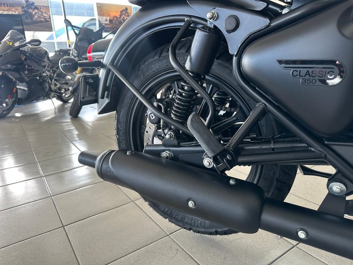 2025 Royal Enfield Classic 350 Dark