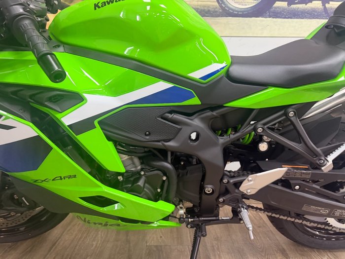 2026 Kawasaki NINJA 400 ZX-4RR KRT LIME GREEN
