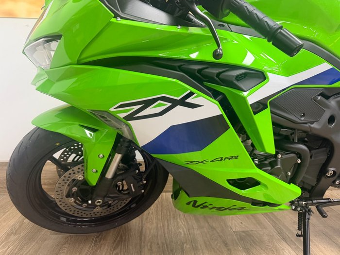 2026 Kawasaki NINJA 400 ZX-4RR KRT LIME GREEN