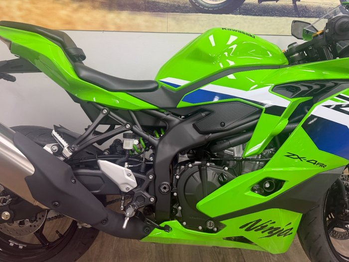 2026 Kawasaki NINJA 400 ZX-4RR KRT LIME GREEN