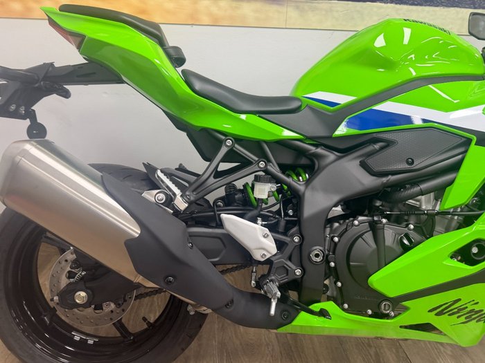 2026 Kawasaki NINJA 400 ZX-4RR KRT LIME GREEN