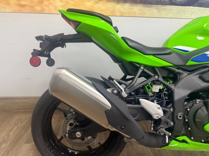 2026 Kawasaki NINJA 400 ZX-4RR KRT LIME GREEN