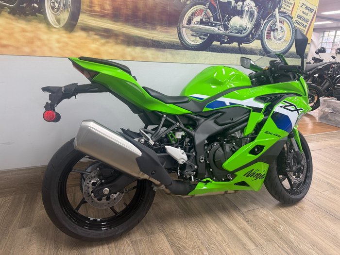 2026 Kawasaki NINJA 400 ZX-4RR KRT LIME GREEN