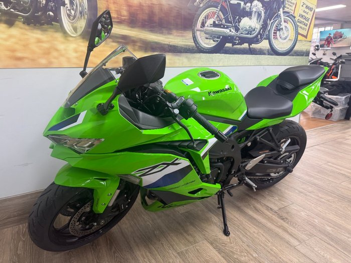 2026 Kawasaki NINJA 400 ZX-4RR KRT LIME GREEN