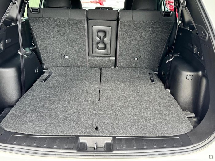 2022 Mitsubishi Outlander LS