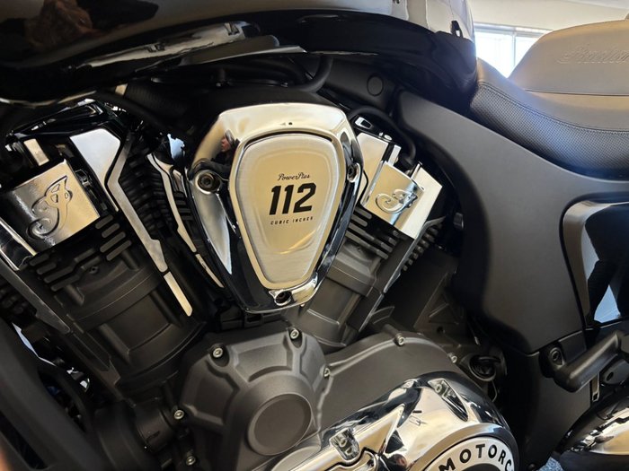 2025 Indian CHALLENGER LIMITED BLACK METALLIC