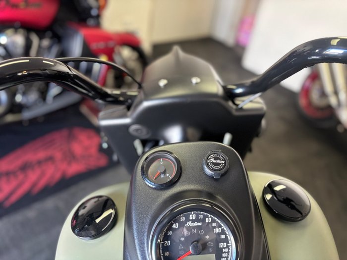 2025 Indian SPRINGFIELD DARK HORSE Green