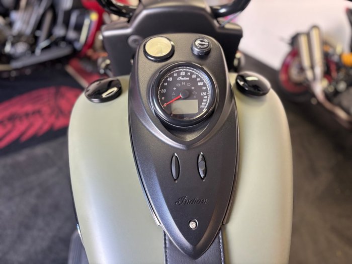 2025 Indian SPRINGFIELD DARK HORSE Green