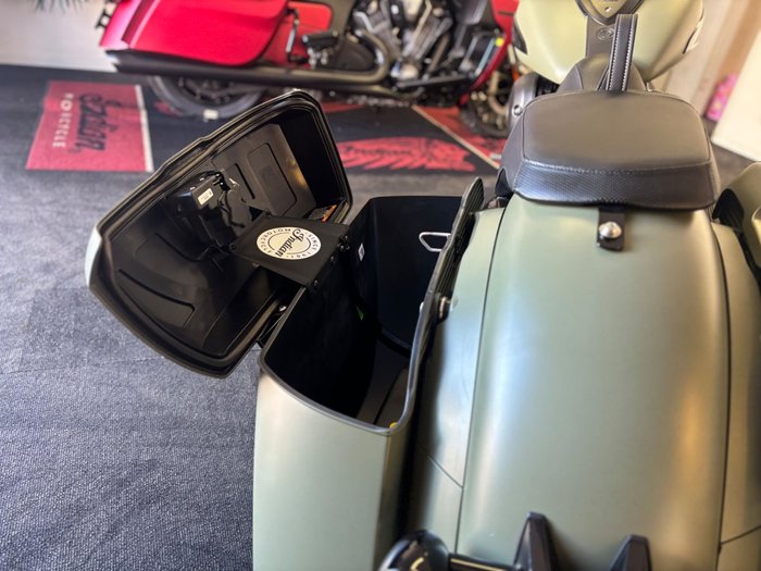 2025 Indian SPRINGFIELD DARK HORSE Green