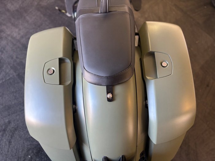 2025 Indian SPRINGFIELD DARK HORSE Green