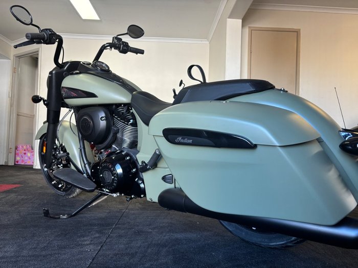 2025 Indian SPRINGFIELD DARK HORSE Green