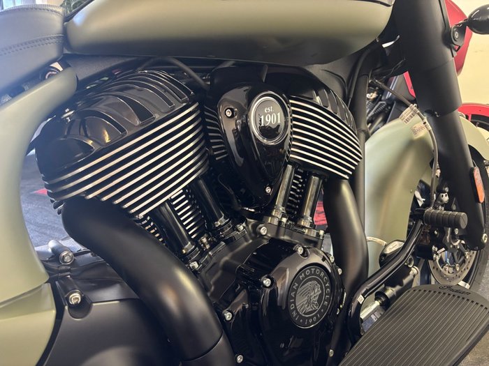 2025 Indian SPRINGFIELD DARK HORSE Green