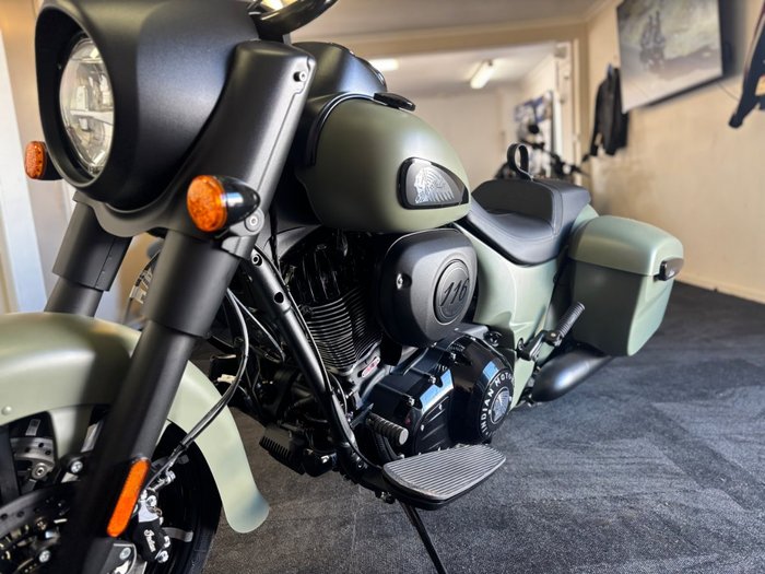 2025 Indian SPRINGFIELD DARK HORSE Green
