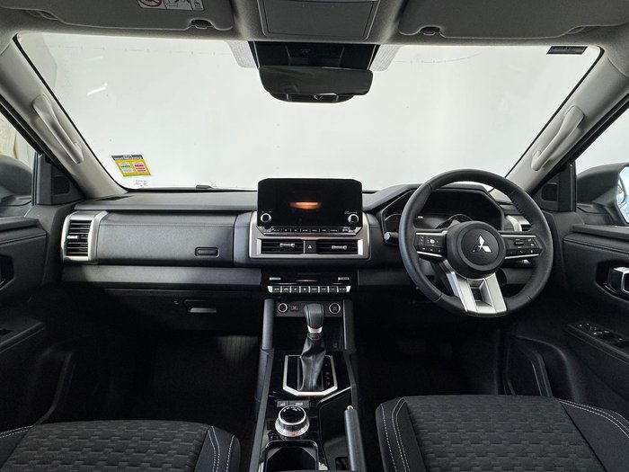 2025 Mitsubishi Triton GLS