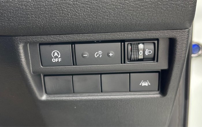 2025 Mitsubishi Triton GLX+