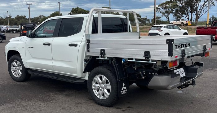 2025 Mitsubishi Triton GLX+