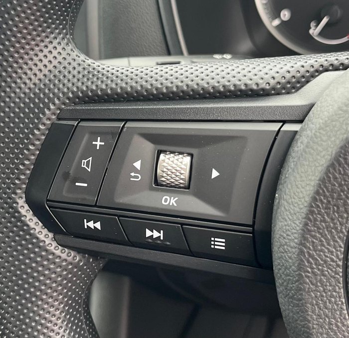 2025 Mitsubishi Triton GLX+