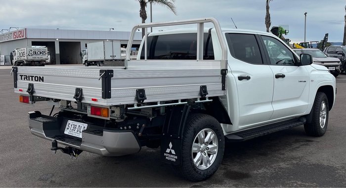 2025 Mitsubishi Triton GLX+