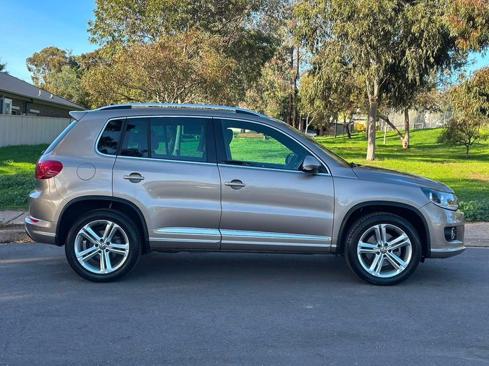 2015 Volkswagen Tiguan 155TSI R-Line