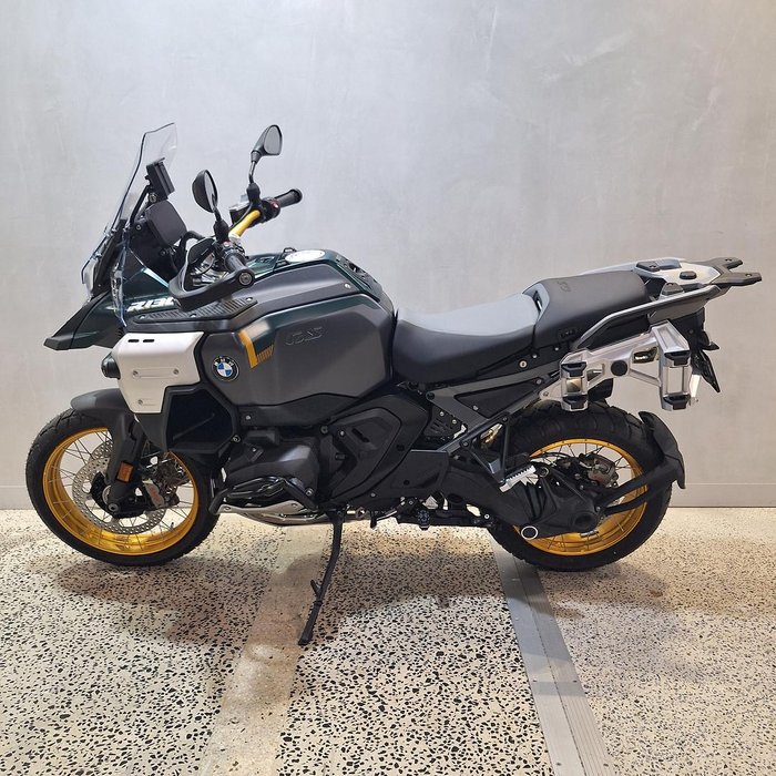 2025 BMW