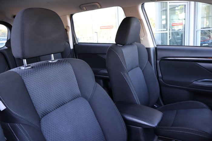 2019 Mitsubishi Outlander ES