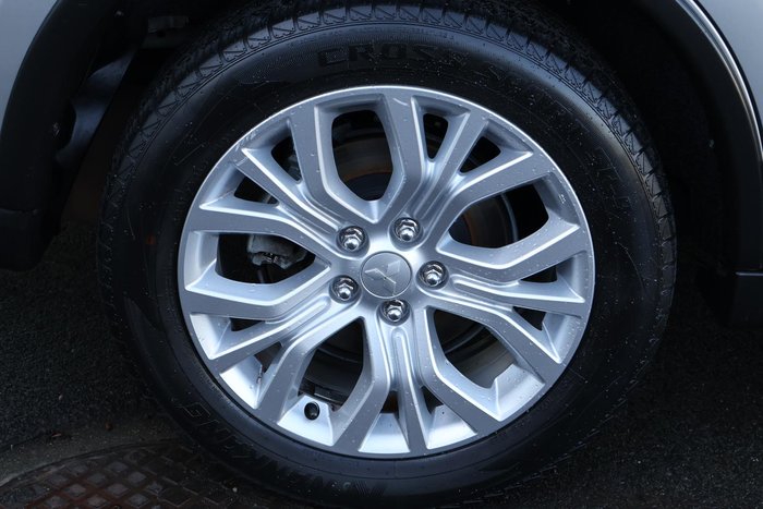2019 Mitsubishi Outlander ES