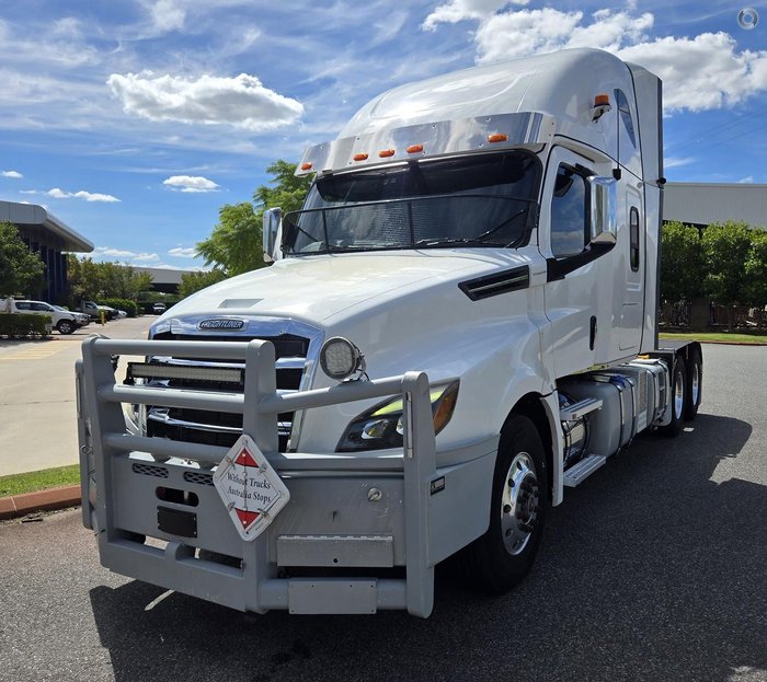 2021 Freightliner Cascadia 126 WHITE