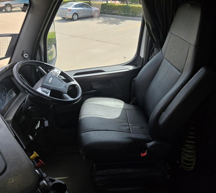 2021 Freightliner Cascadia 126 WHITE