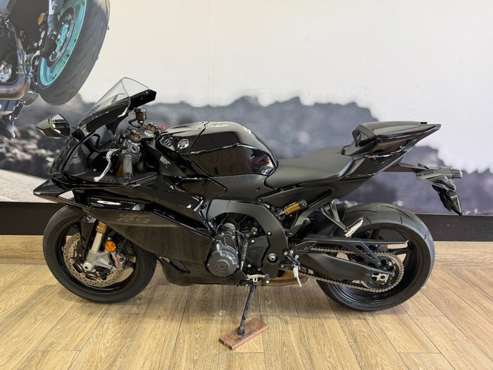 2026 Yamaha YZF-R9 Black
