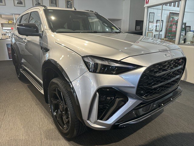2026 ISUZU MU-X XT