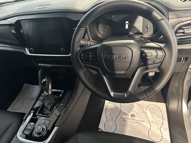 2026 ISUZU MU-X XT