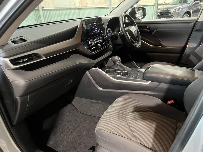 2024 Toyota Kluger GX