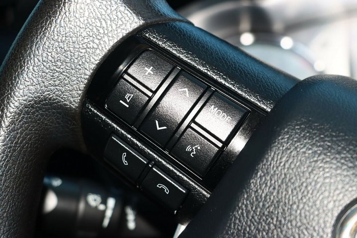 2022 Toyota Hilux SR