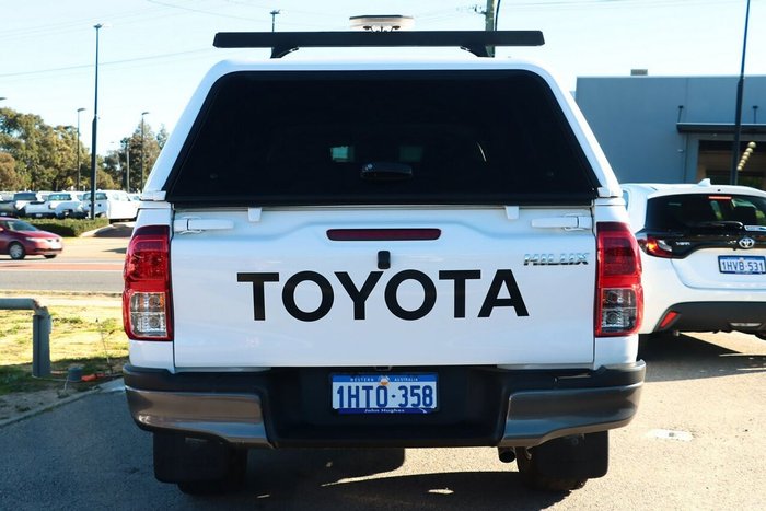 2022 Toyota Hilux SR