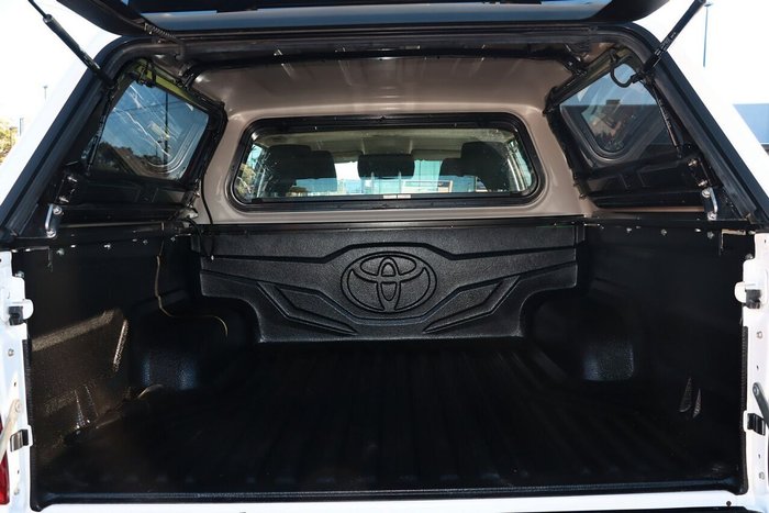 2022 Toyota Hilux SR