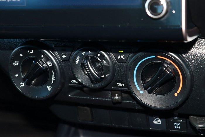 2020 Toyota Hilux SR