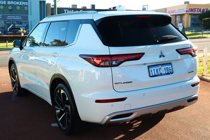 2024 Mitsubishi Outlander Exceed