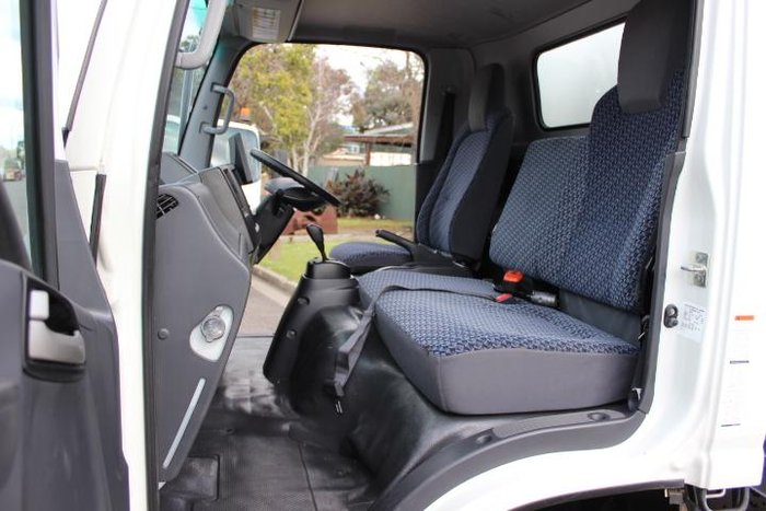 2023 Isuzu N Series NNR 45-150 Vanpack WHITE