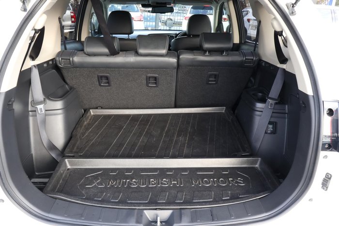 2020 Mitsubishi Outlander LS