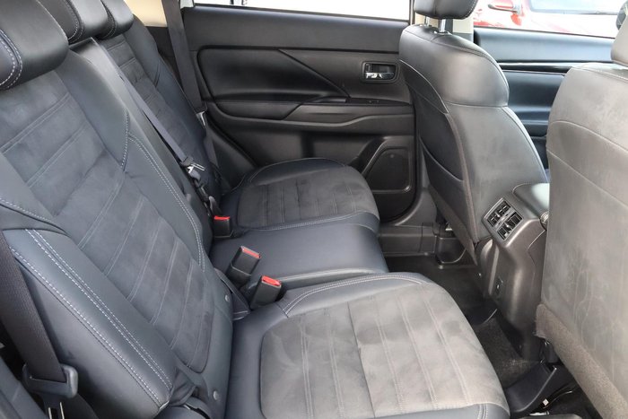 2020 Mitsubishi Outlander LS