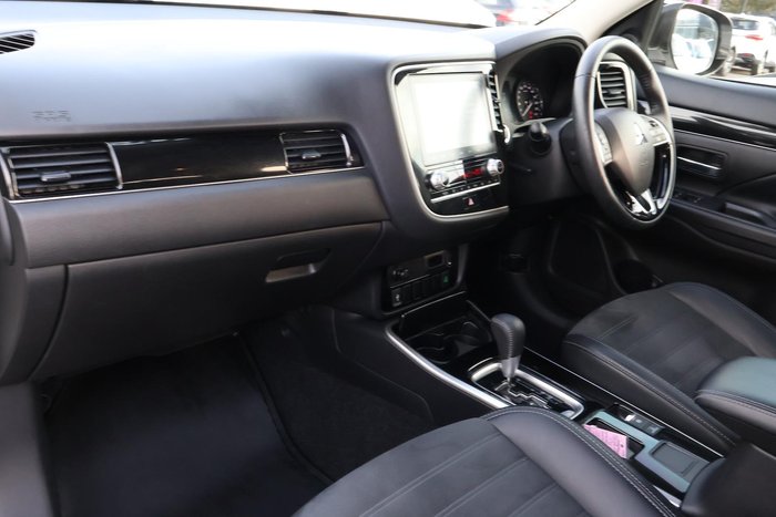 2020 Mitsubishi Outlander LS