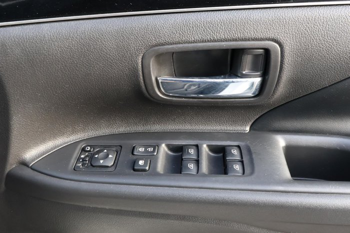2020 Mitsubishi Outlander LS
