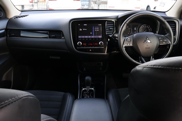2020 Mitsubishi Outlander LS