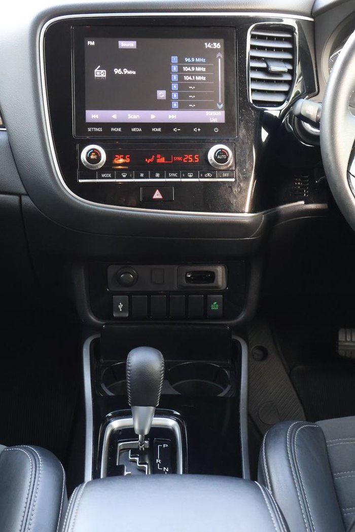 2020 Mitsubishi Outlander LS